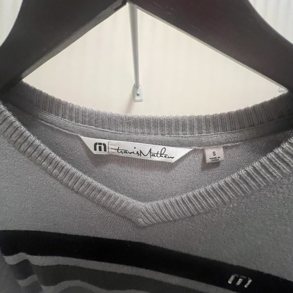 Travis Mathew Golf Sweater - Picture 2 of 3